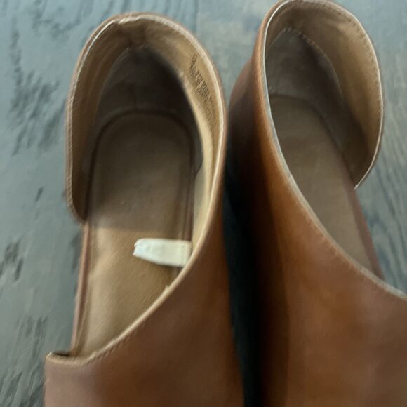 Universal Thread - Women's Wenda Cut Out Bootie Cognac - Size 7.5 - Picture 7 of 8